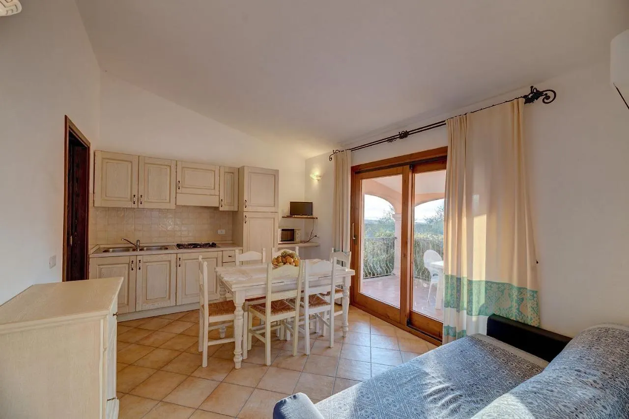 アパート The Fantastic Residenza Badus Studio Sleeps 2 Num0829 バデージ イタリア
